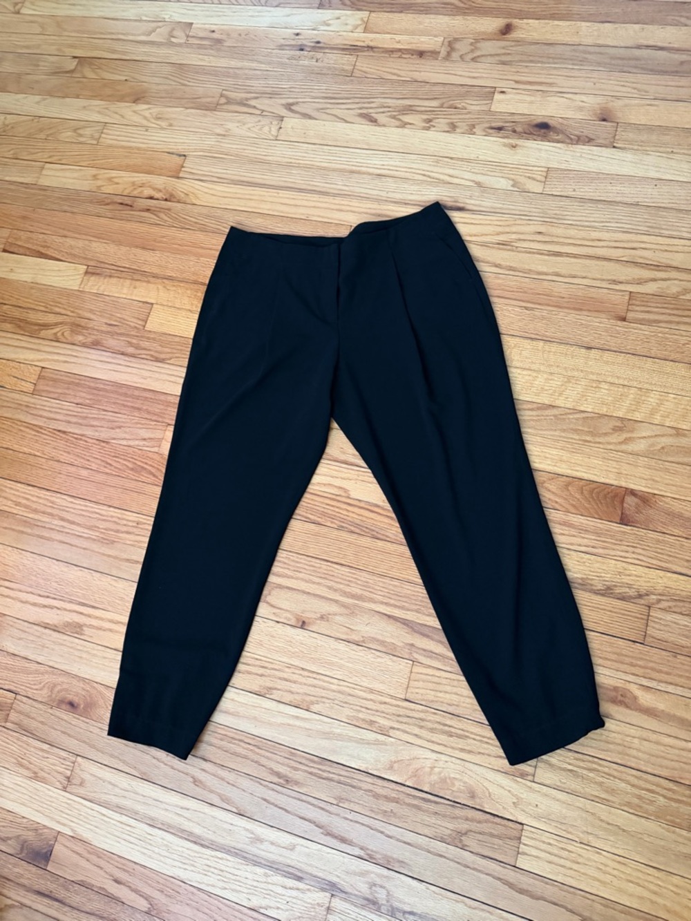 NWOT Akris Punto Black Cropped Pleated Dress Trousers slouch pants design Sz 12